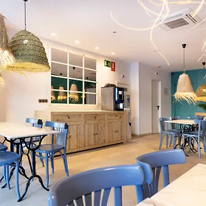 Yomo Bcn Port 2*, Barcelona Spanyolország