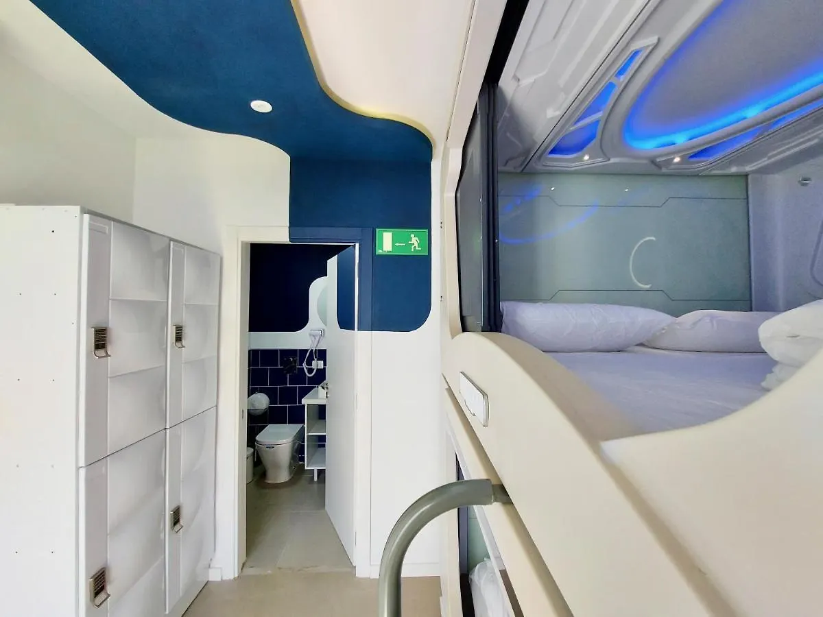 Atypicap Capsule Hostel Пуэрто-де-ла-Крус 0*,  Испания